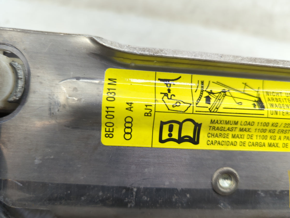 2004 Audi S4 Spare Scissor Car Jack - Oemusedautoparts1.com