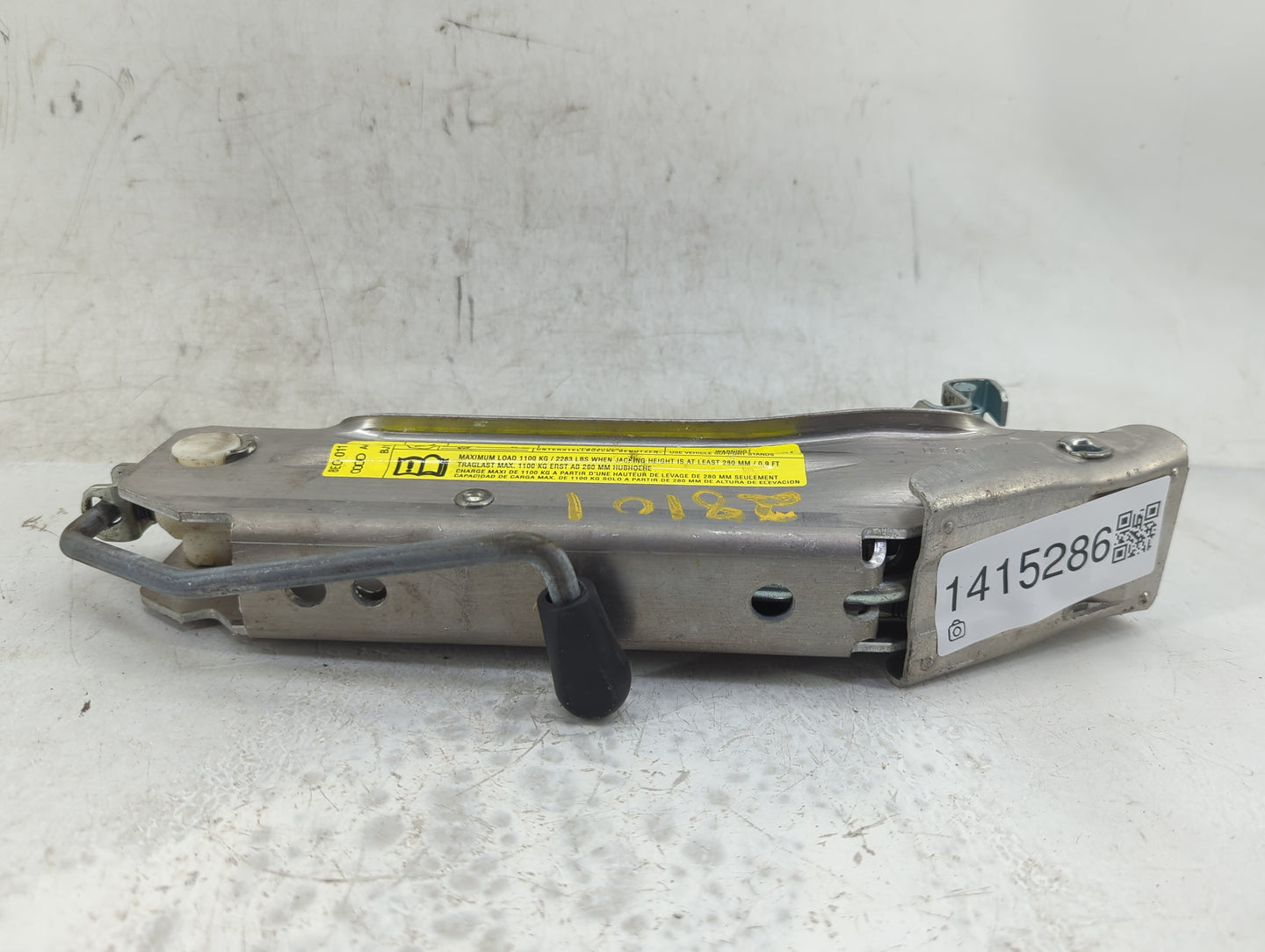 2004 Audi S4 Spare Scissor Car Jack - Oemusedautoparts1.com
