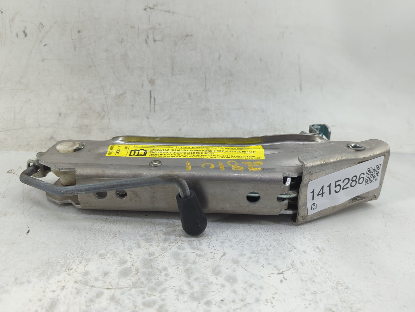 2004 Audi S4 Spare Scissor Car Jack - Oemusedautoparts1.com