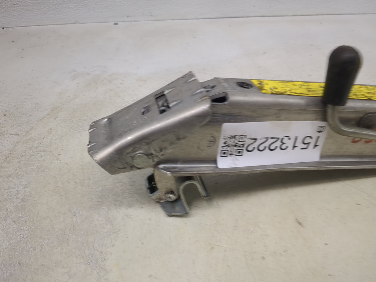 2004 Audi S4 Spare Scissor Car Jack 1513222 - Oemusedautoparts1.com