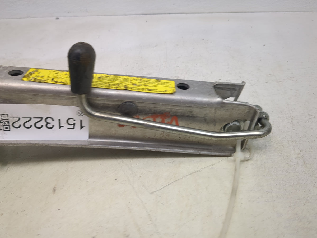 2004 Audi S4 Spare Scissor Car Jack 1513222 - Oemusedautoparts1.com