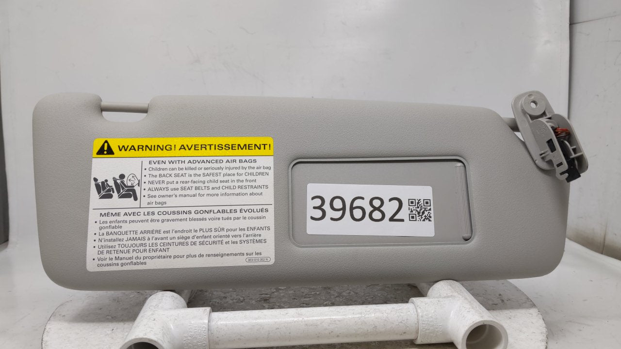 2004 Audi S4 Sun Visor Shade Replacement Passenger Right Mirror Fits OEM Used Auto Parts - Oemusedautoparts1.com