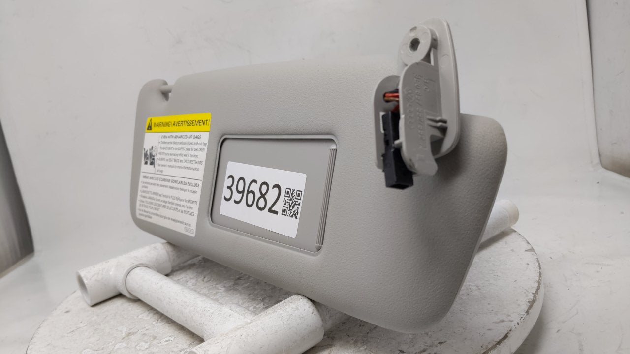 2004 Audi S4 Sun Visor Shade Replacement Passenger Right Mirror Fits OEM Used Auto Parts - Oemusedautoparts1.com