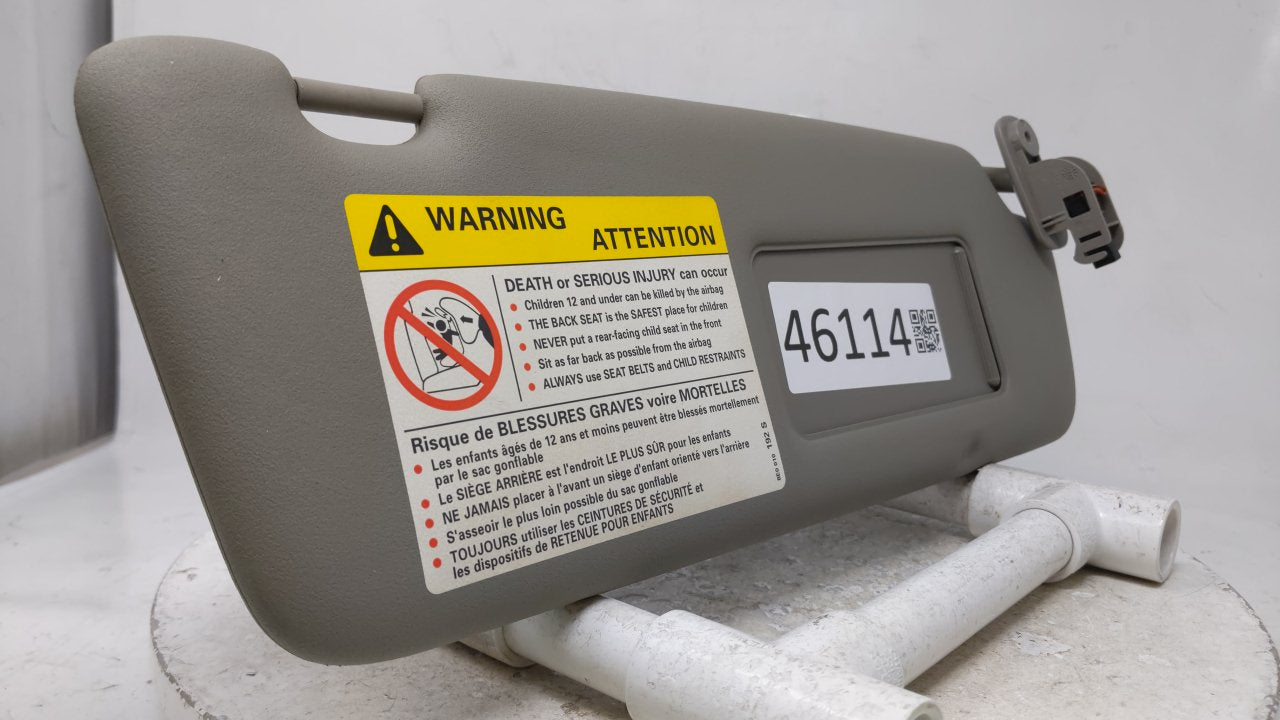 2004 Audi S4 Sun Visor Shade Replacement Passenger Right Mirror Fits OEM Used Auto Parts - Oemusedautoparts1.com