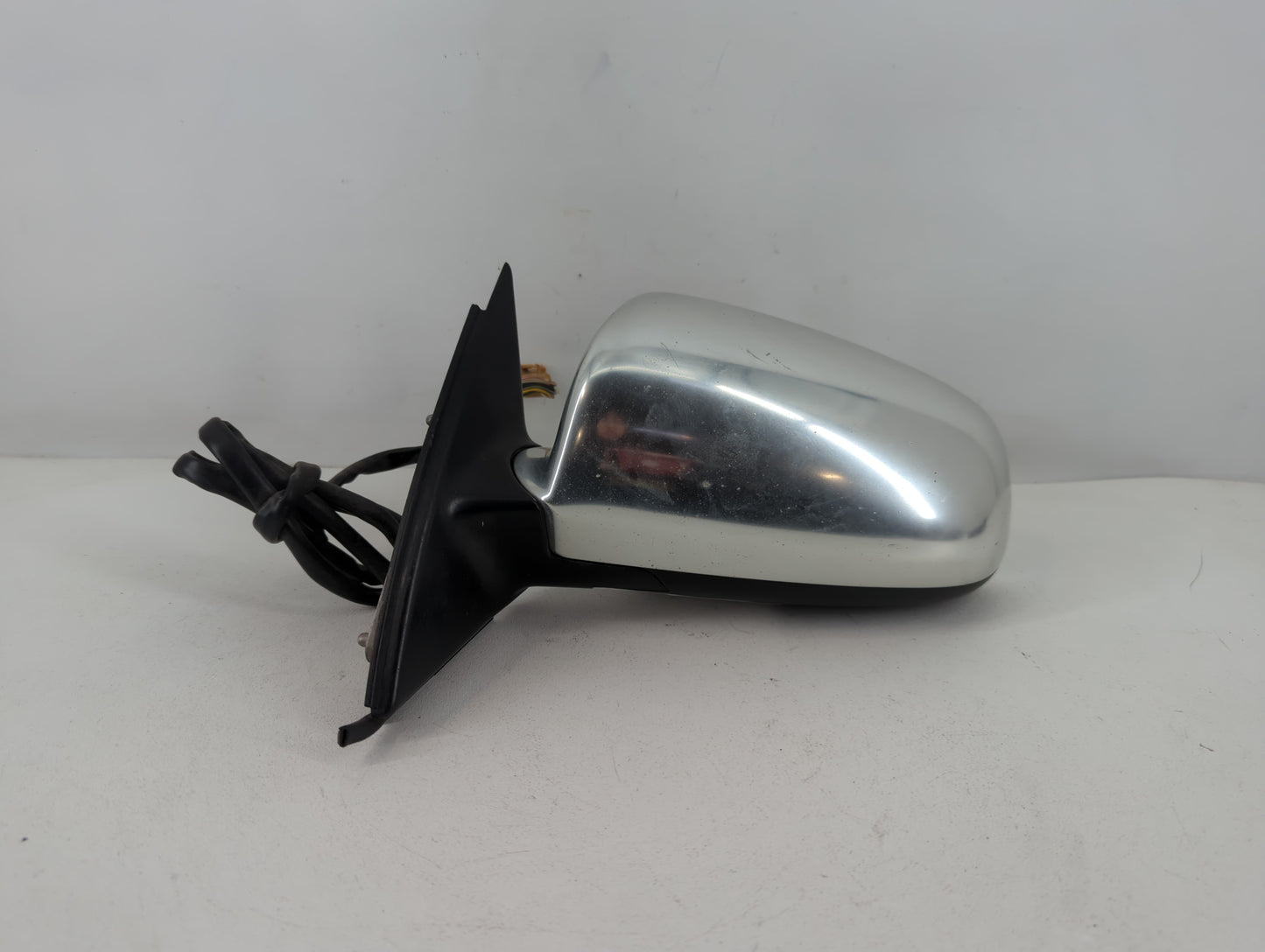 2004-2005 Audi S4 Driver Side View Mirror - Left Door Mirror OEM Used - Oemusedautoparts1.com
