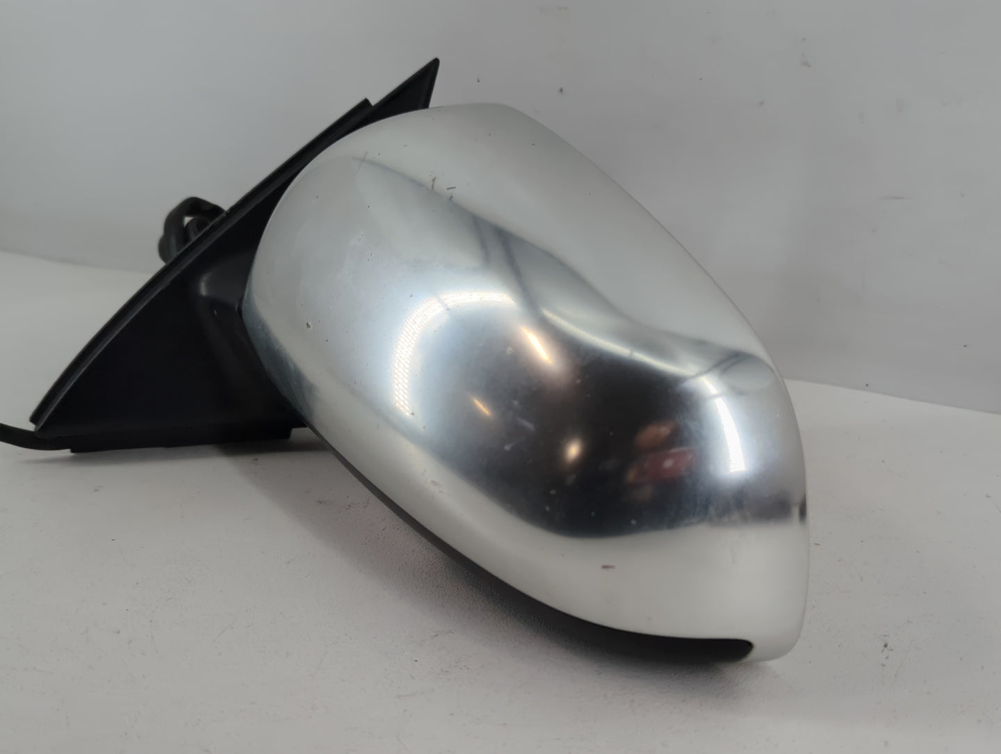 2004-2005 Audi S4 Driver Side View Mirror - Left Door Mirror OEM Used - Oemusedautoparts1.com