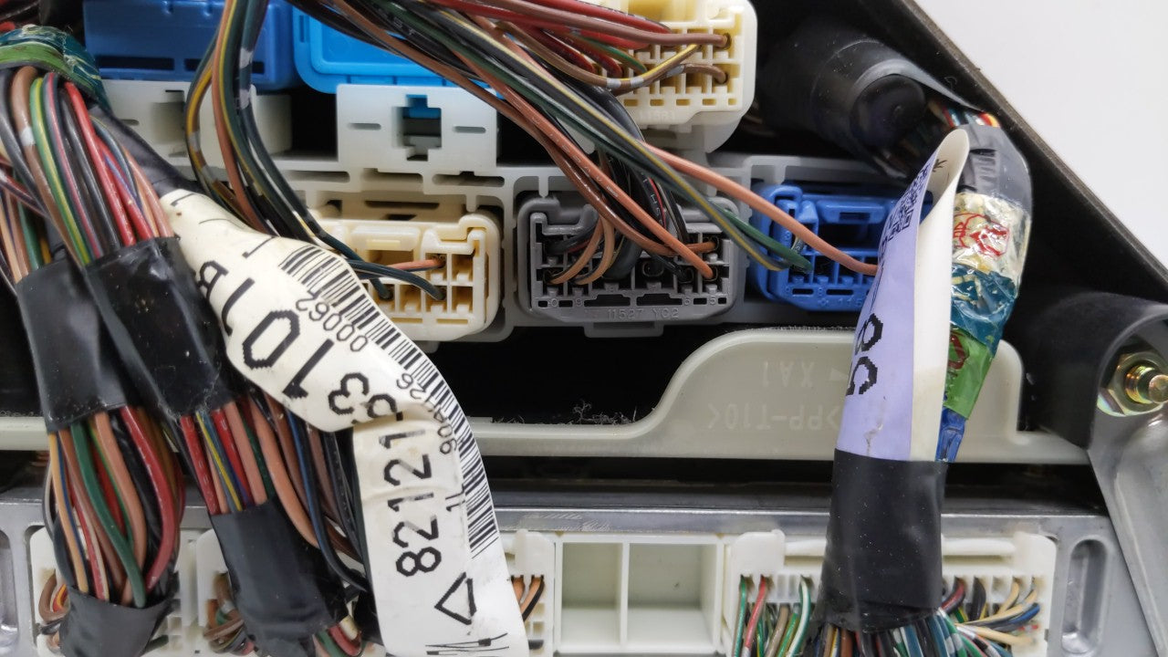 2001-2005 Bmw 320i Fusebox Fuse Box Panel Relay Module P/N:12901437377 Fits OEM Used Auto Parts - Oemusedautoparts1.com