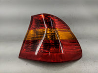2002-2005 Bmw 325i Tail Light Assembly Passenger Right OEM P/N:6 946 534-01 Fits Fits 2002 2003 2004 2005 OEM Used Auto Part