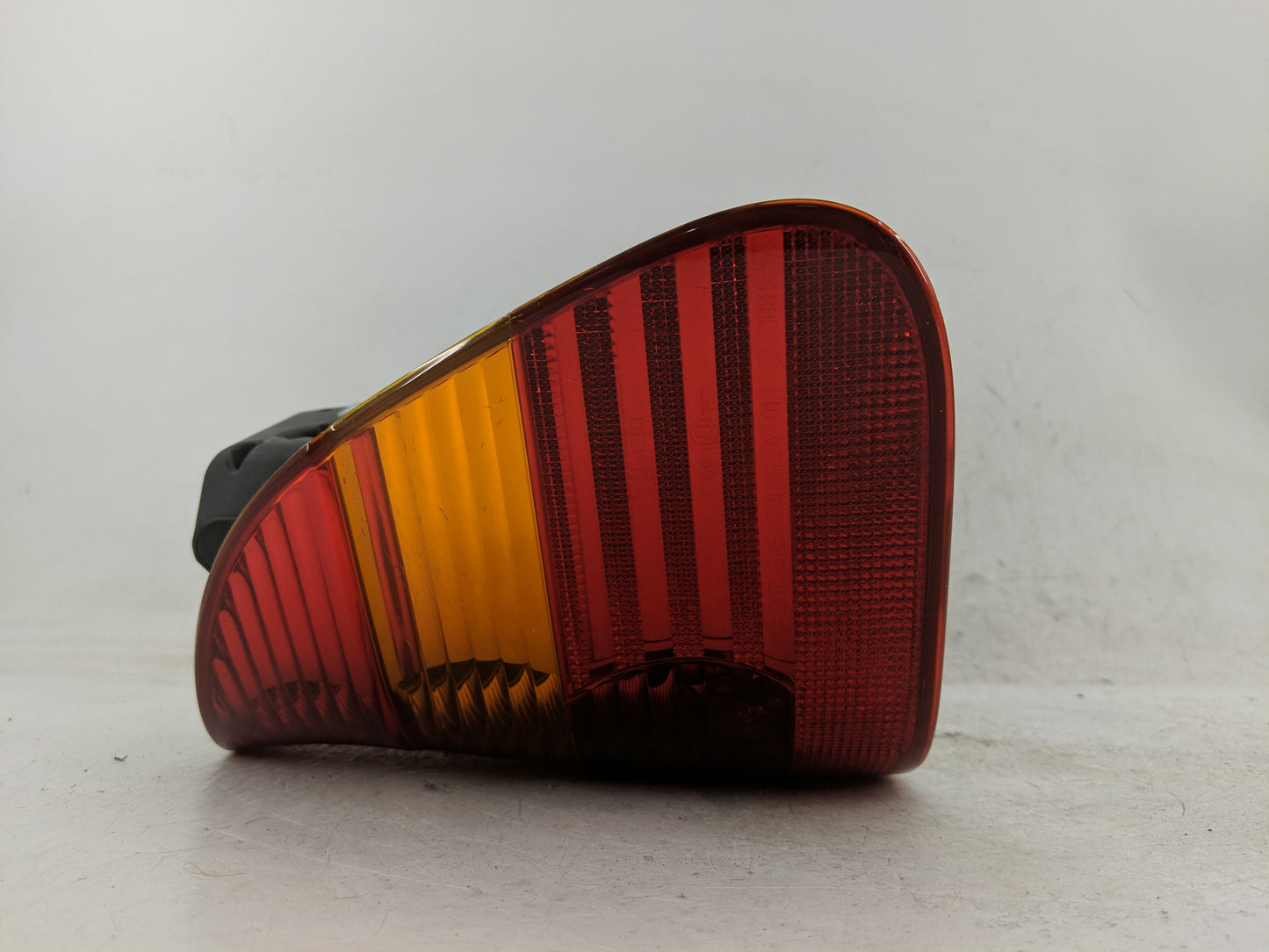 2002-2005 Bmw 325i Tail Light Assembly Passenger Right OEM P/N:6 946 534-01 Fits Fits 2002 2003 2004 2005 OEM Used Auto Part