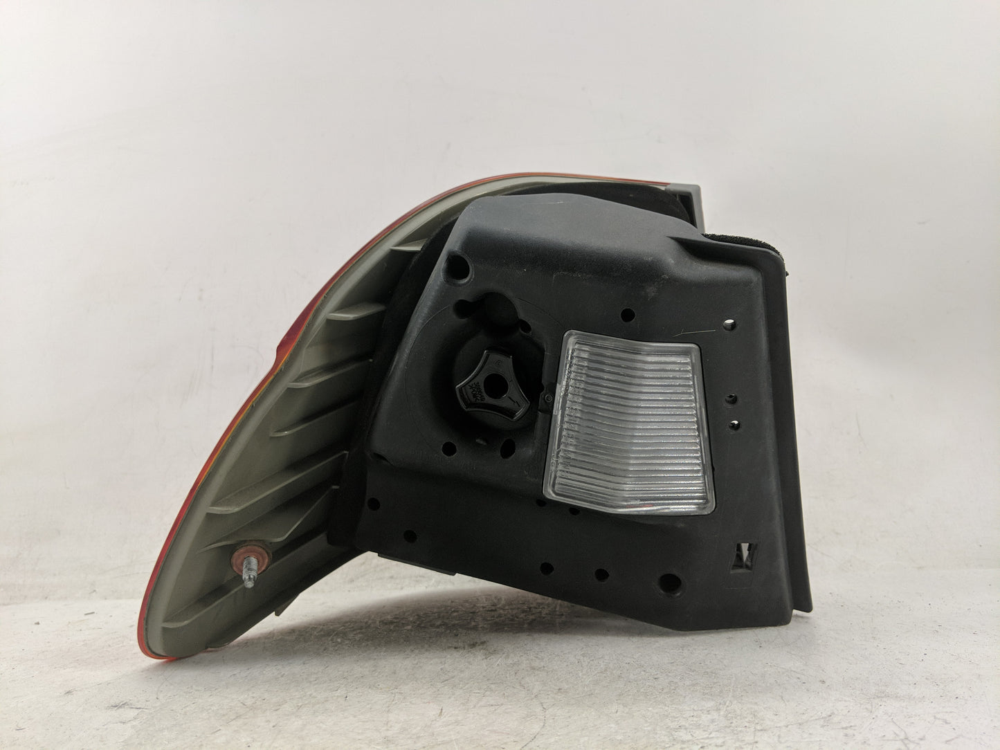 2002-2005 Bmw 325i Tail Light Assembly Passenger Right OEM P/N:6 946 534-01 Fits Fits 2002 2003 2004 2005 OEM Used Auto Part