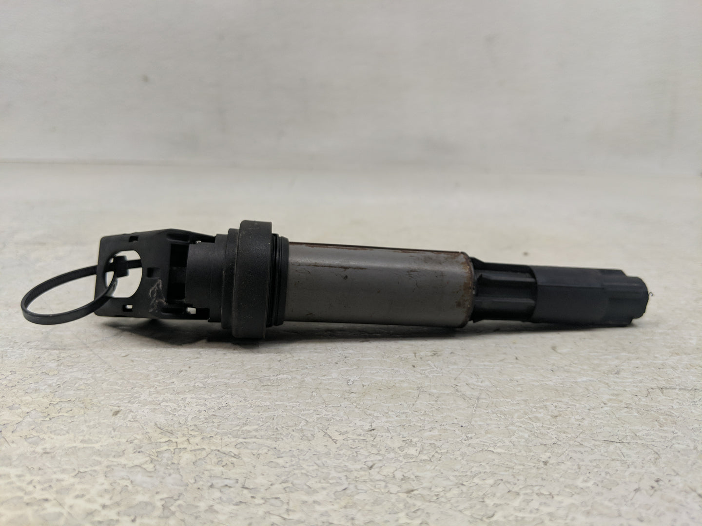 2002-2005 Bmw 325i Ignition Coil Igniter Pack - Oemusedautoparts1.com