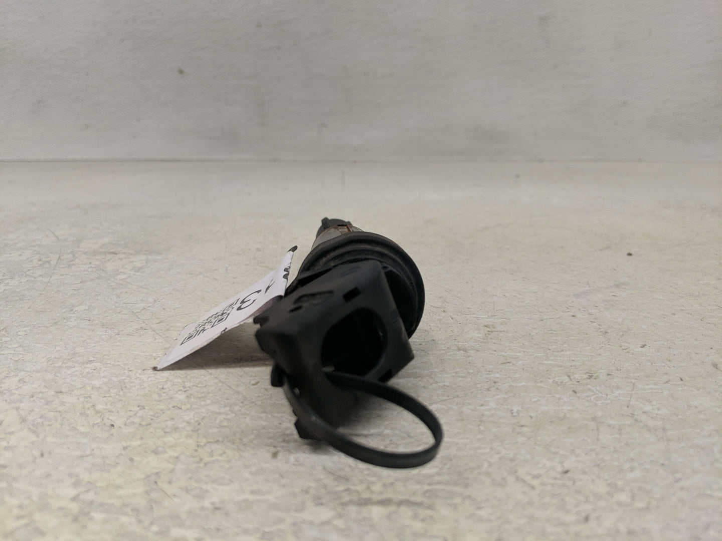2002-2005 Bmw 325i Ignition Coil Igniter Pack - Oemusedautoparts1.com