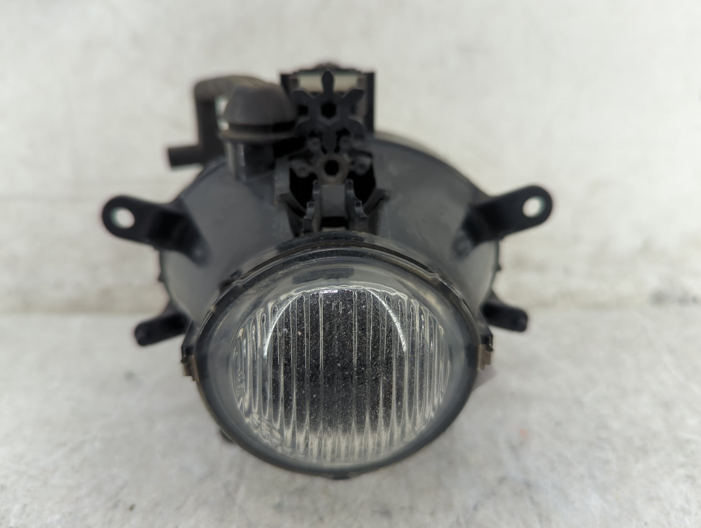 2002-2005 Bmw 325i Passenger Right Oem Fog Light Lamp Black - Oemusedautoparts1.com