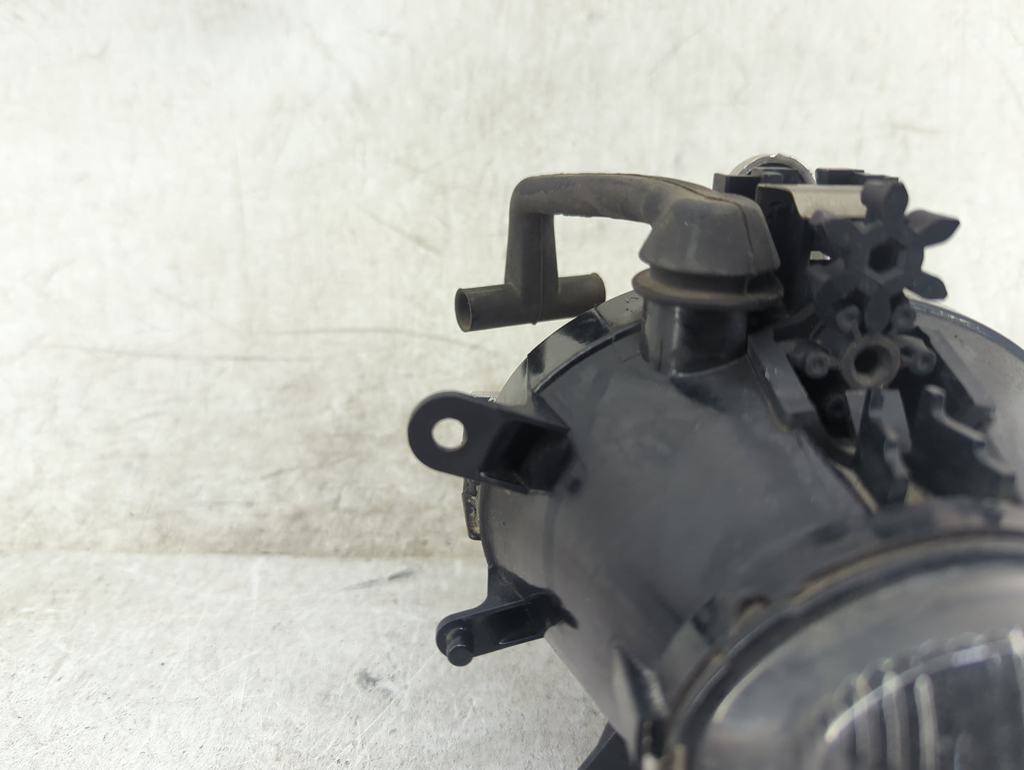 2002-2005 Bmw 325i Passenger Right Oem Fog Light Lamp Black - Oemusedautoparts1.com