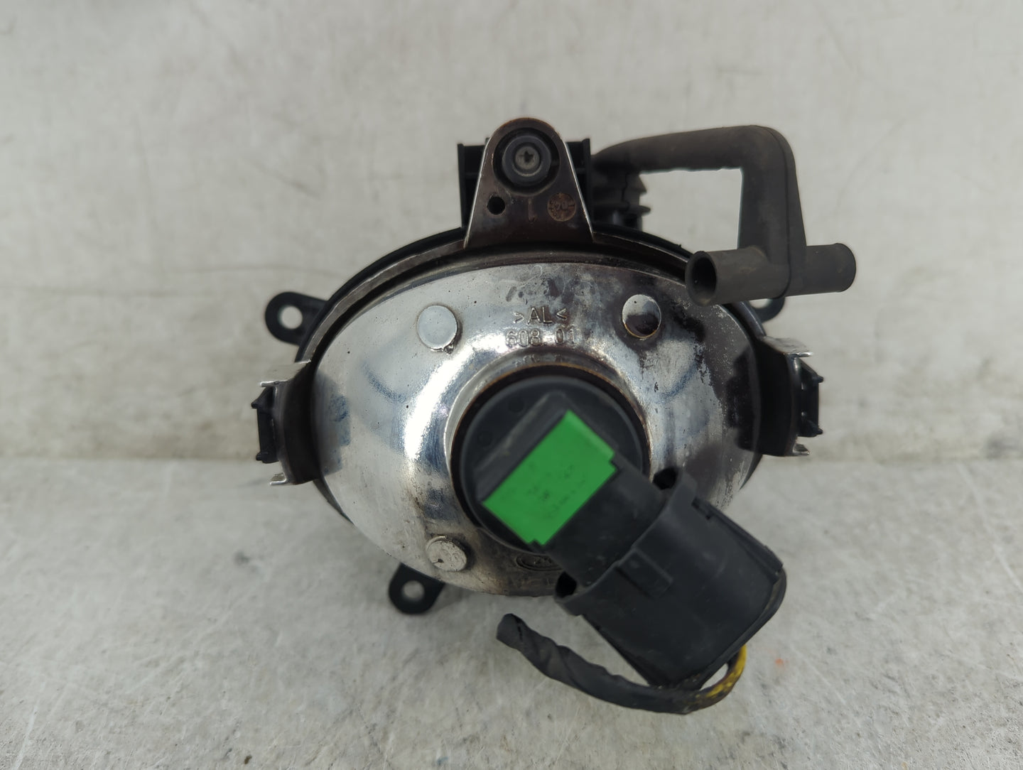 2002-2005 Bmw 325i Passenger Right Oem Fog Light Lamp Black - Oemusedautoparts1.com