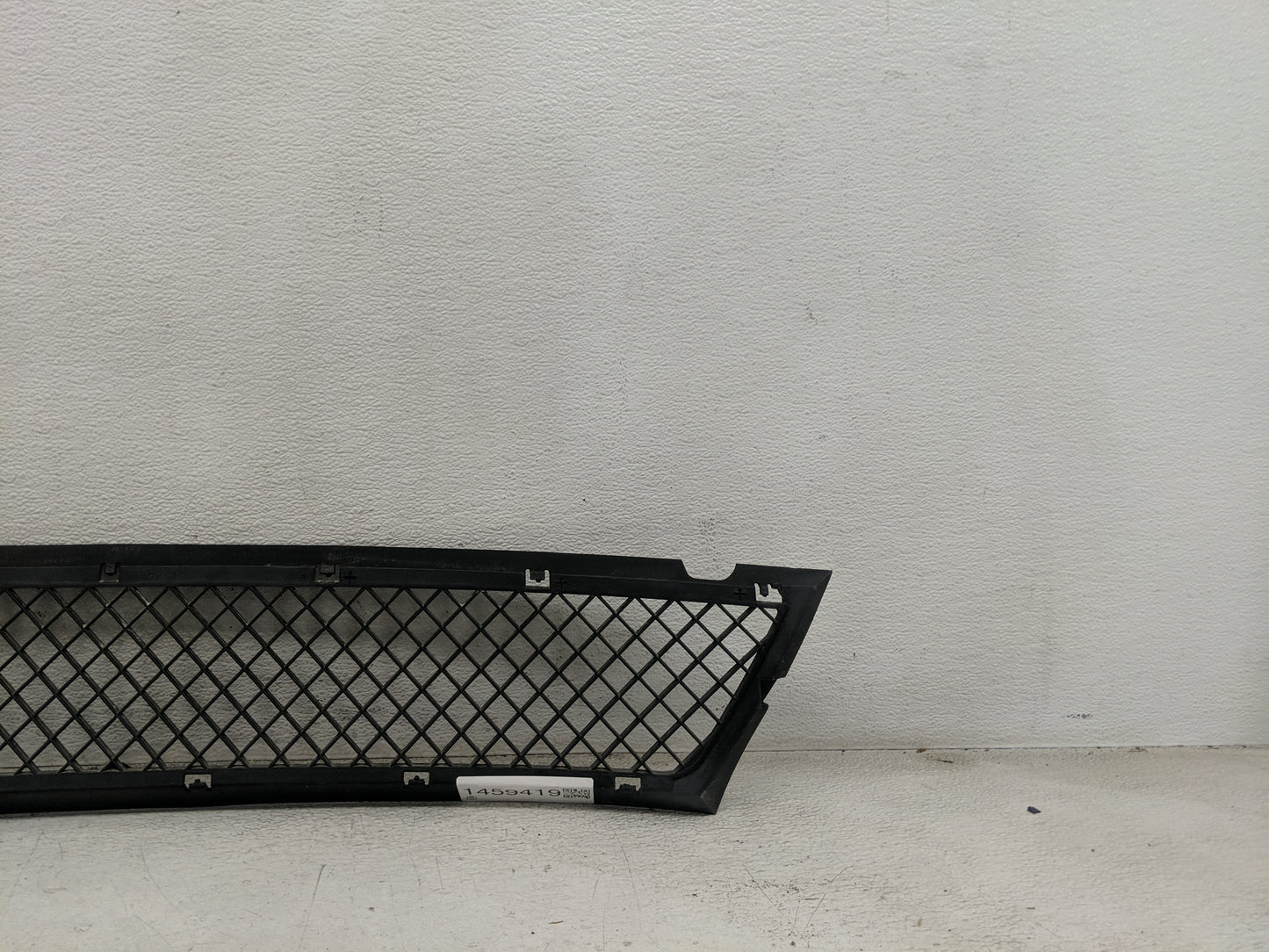 Bmw 325i Front Grille Bumper Not Included 1459419 - Oemusedautoparts1.com