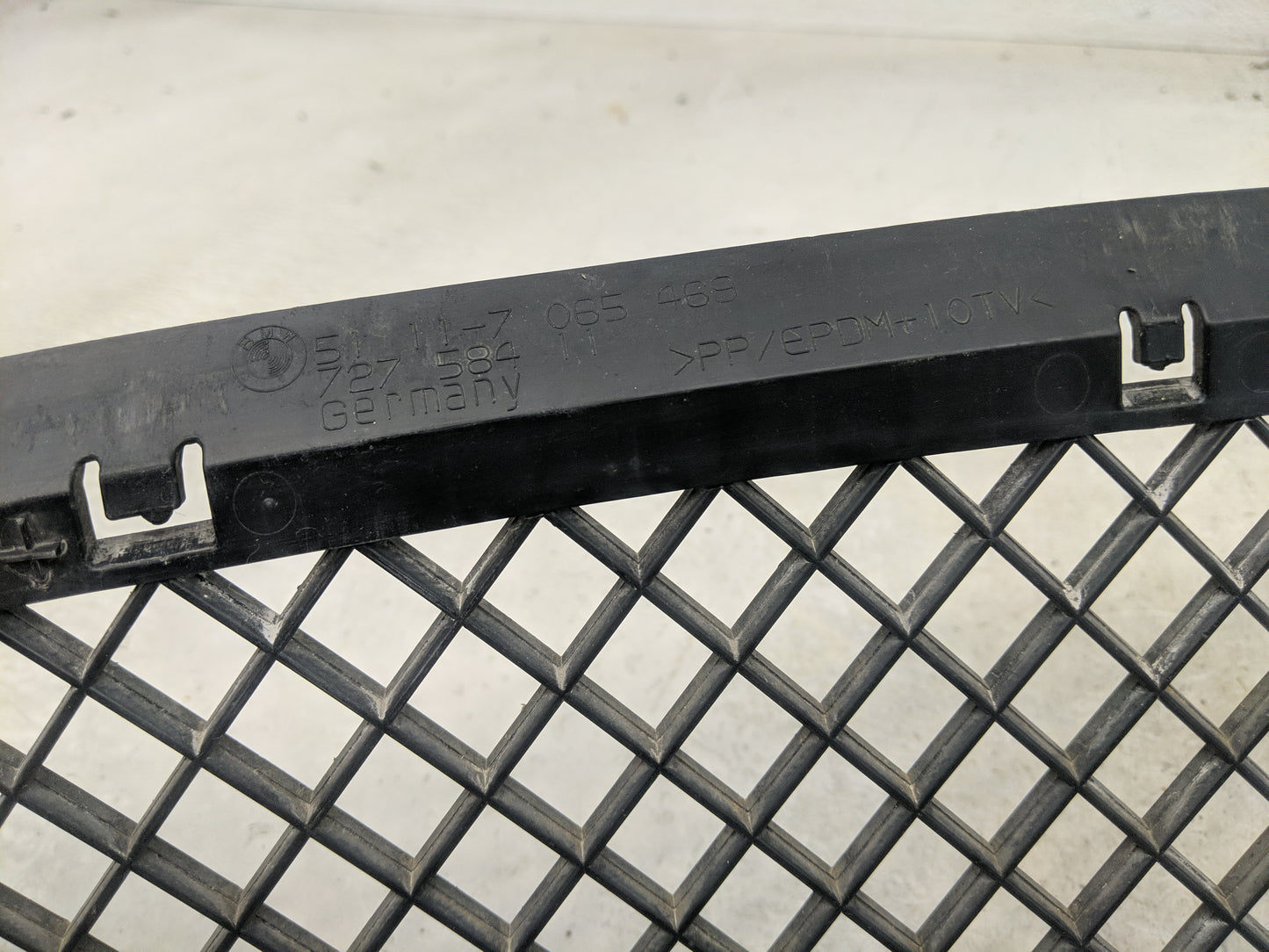 Bmw 325i Front Grille Bumper Not Included 1459419 - Oemusedautoparts1.com