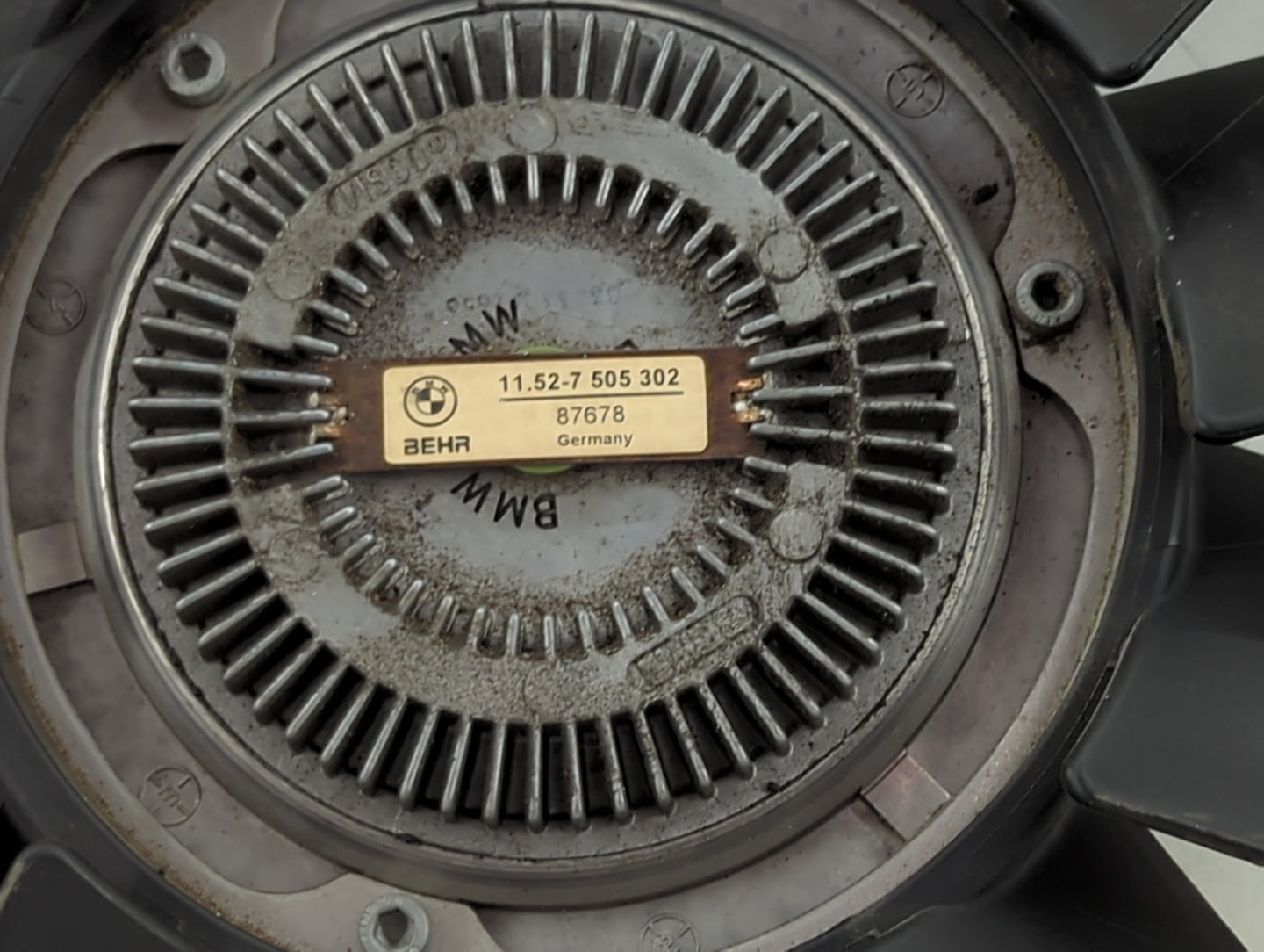 2001-2005 Bmw 325i Radiator Cooling Fan Clutch 1460756 - Oemusedautoparts1.com