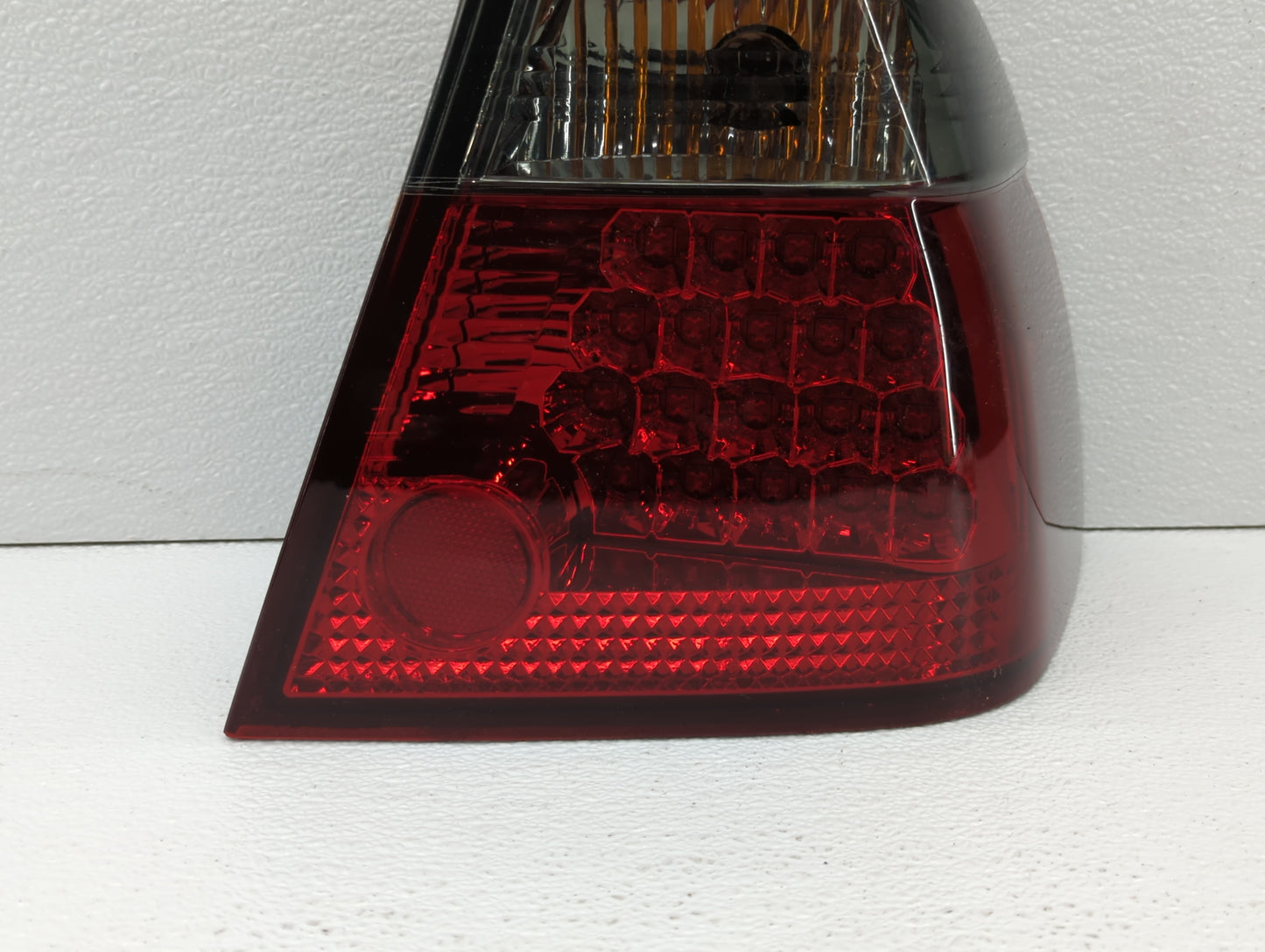 2002-2005 Bmw 325i Tail Light Assembly Passenger Right OEM Fits Fits 2002 2003 2004 2005 OEM Used Auto Parts - Oemusedautopa