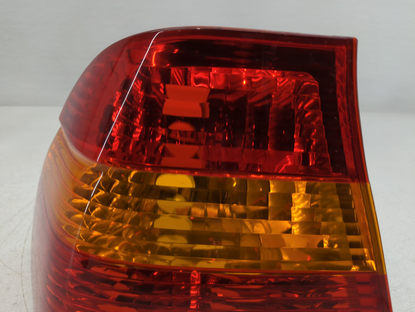 2002-2005 Bmw 325i Tail Light Assembly Driver Left OEM P/N:388011 1260 6 946 533-01 Fits Fits 2002 2003 2004 2005 OEM Used A