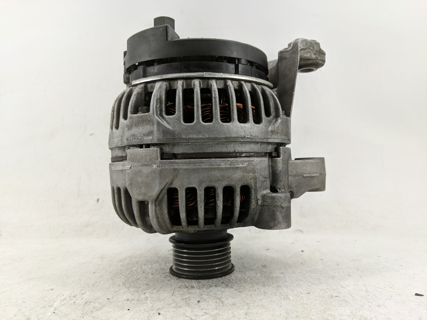 2004 Bmw 330ci Alternator Replacement Generator Charging Assembly Engine OEM P/N:7519618-03 Fits Fits 2001 2002 2003 2005 20