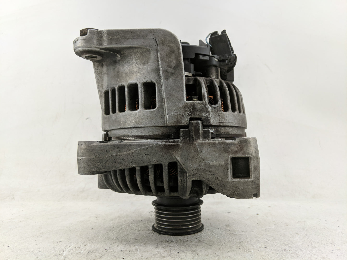 2004 Bmw 330ci Alternator Replacement Generator Charging Assembly Engine OEM P/N:7519618-03 Fits Fits 2001 2002 2003 2005 20