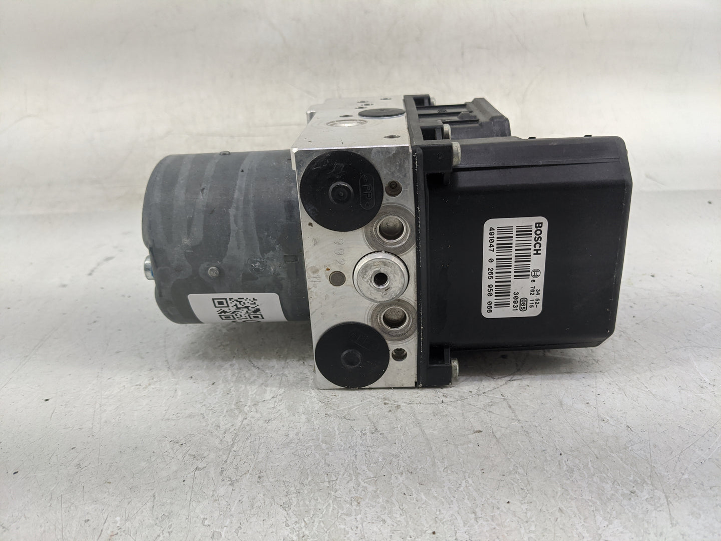2001-2005 Bmw 330i ABS Pump Control Module Replacement P/N:6762115 Fits Fits 2001 2002 2003 2004 2005 OEM Used Auto Parts - 