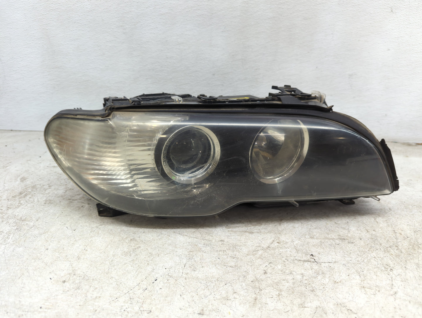 2004 Bmw 330i Passenger Right Oem Head Light Headlight Lamp - Oemusedautoparts1.com