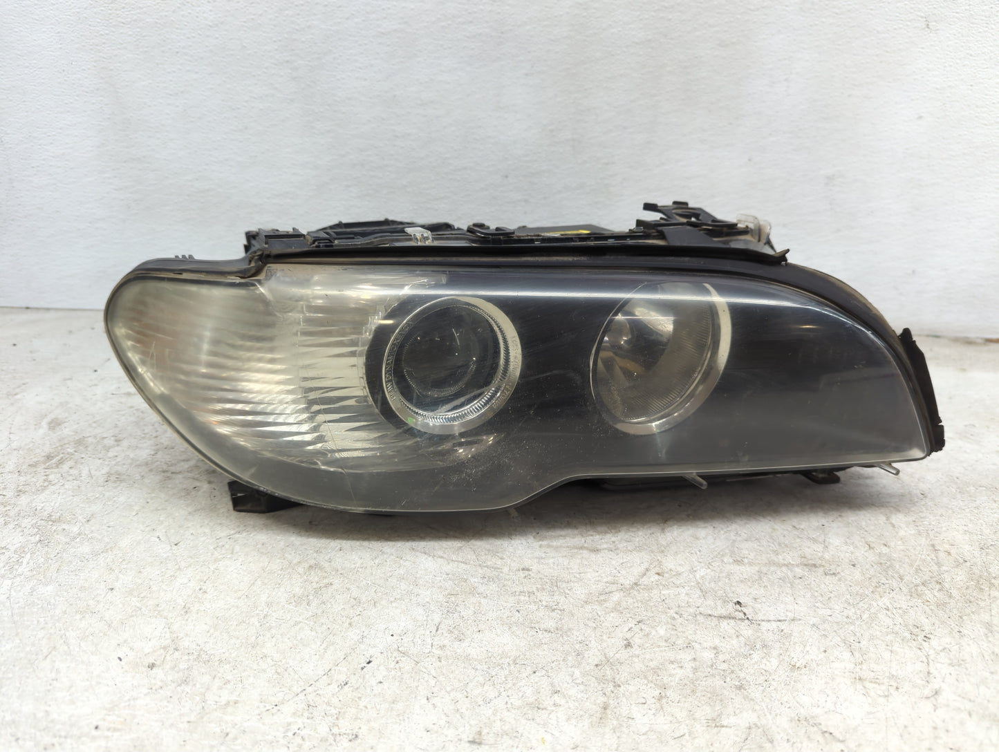 2004 Bmw 330i Passenger Right Oem Head Light Headlight Lamp - Oemusedautoparts1.com