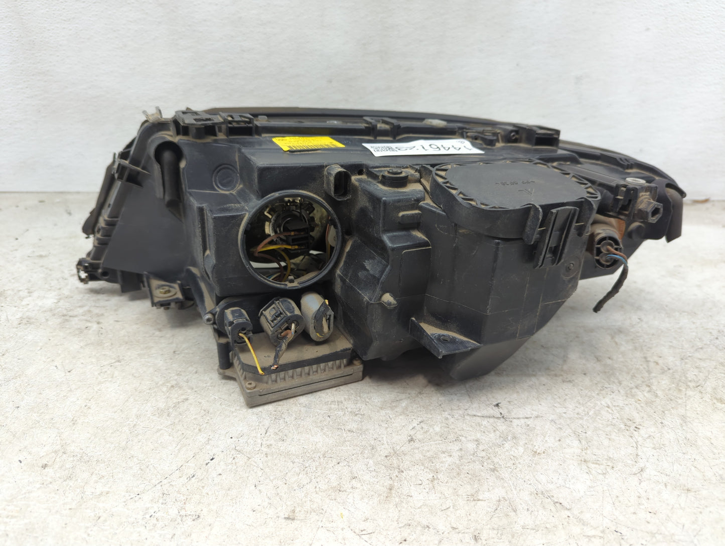 2004 Bmw 330i Passenger Right Oem Head Light Headlight Lamp - Oemusedautoparts1.com