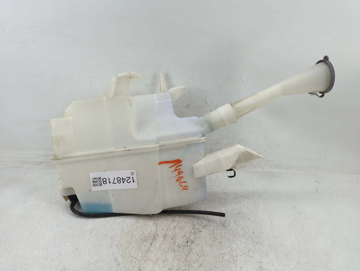 2004-2007 Bmw 525i Windshield Washer Fluid Reservoir Bottle Oem - Oemusedautoparts1.com