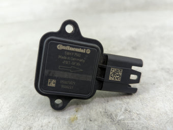 compare product 2004-2007 Bmw 525i Mass Air Flow Meter Maf Sensor