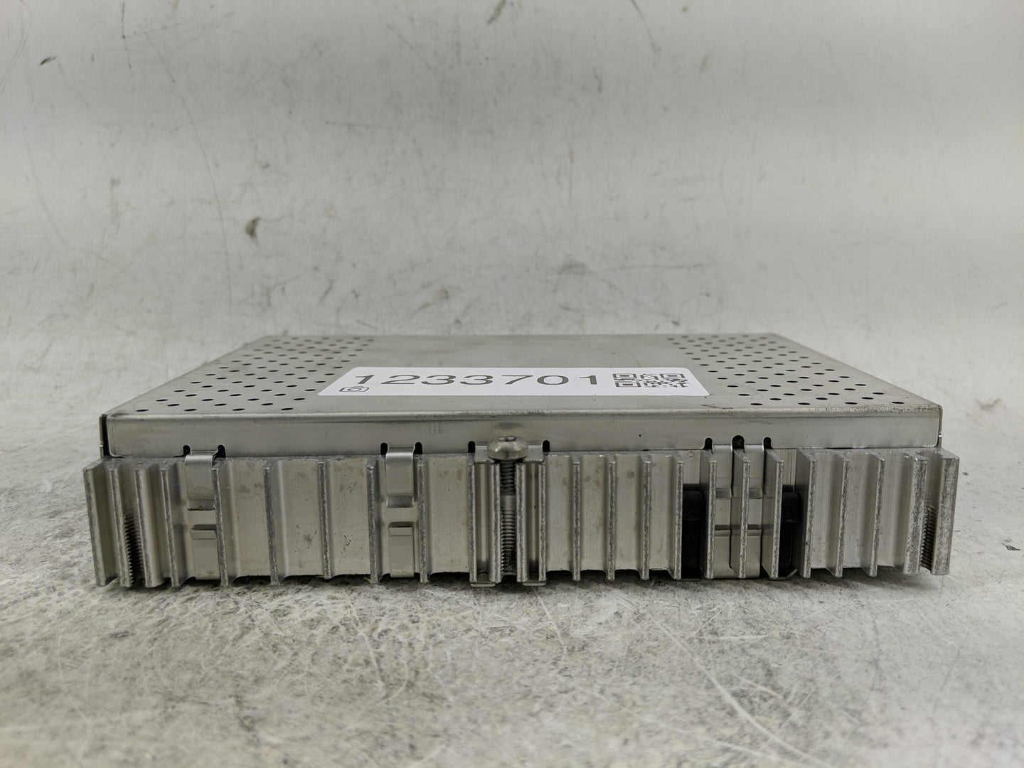 2004-2005 Bmw 530i Radio AM FM Cd Player Receiver Replacement P/N:6512 6 948 064 Fits Fits 2004 2005 OEM Used Auto Parts - O