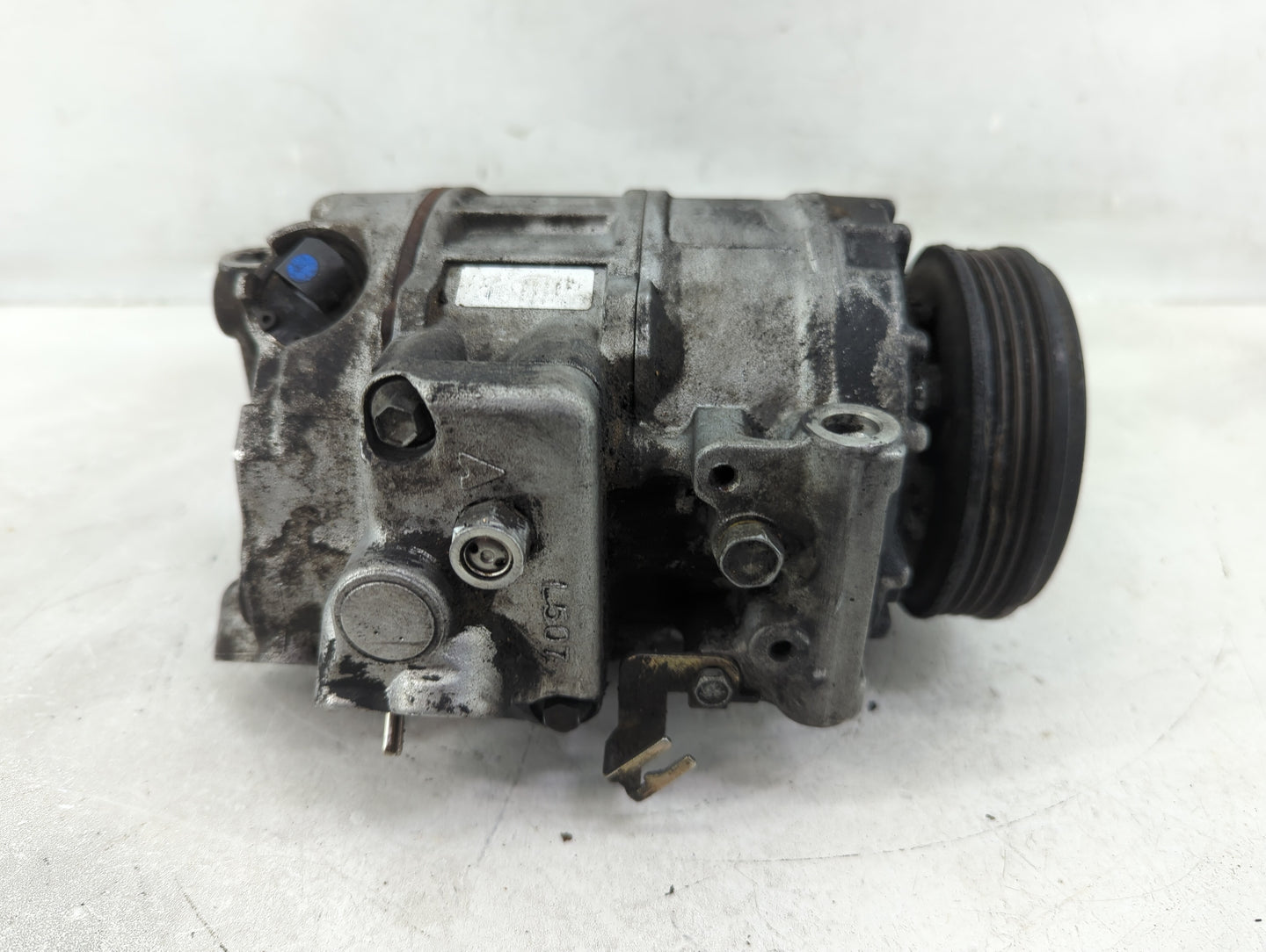 2004-2005 Bmw 530i Air Conditioning A/c Ac Compressor Oem - Oemusedautoparts1.com