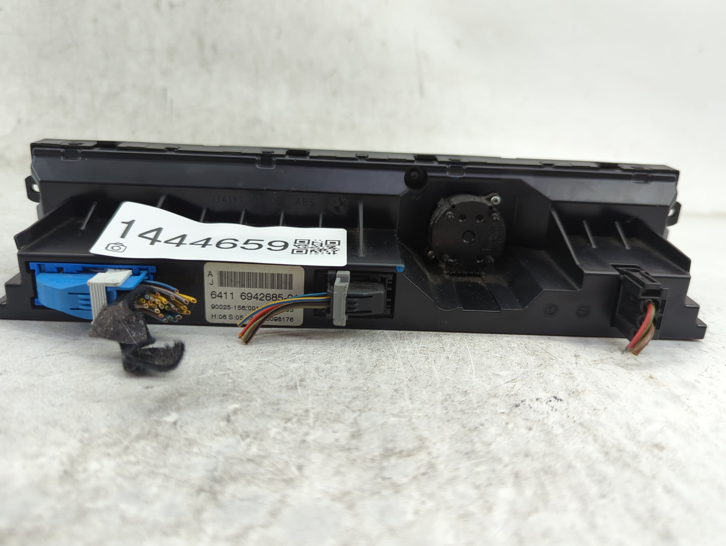2004 Bmw 530i Climate Control Module Temperature AC/Heater Replacement P/N:6411 6942685-01 64116942685 Fits OEM Used Auto Pa
