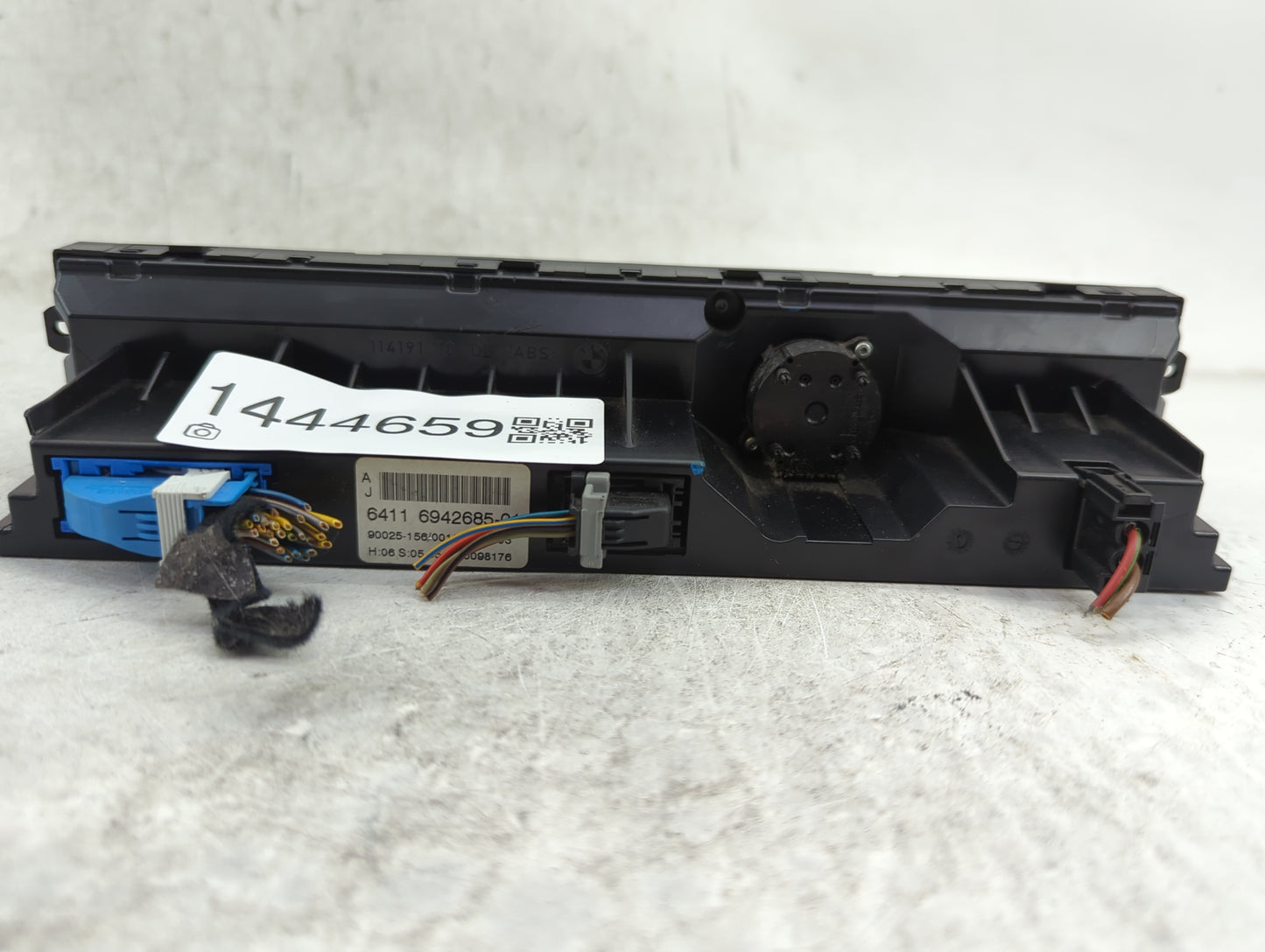 2004 Bmw 530i Climate Control Module Temperature AC/Heater Replacement P/N:6411 6942685-01 64116942685 Fits OEM Used Auto Pa