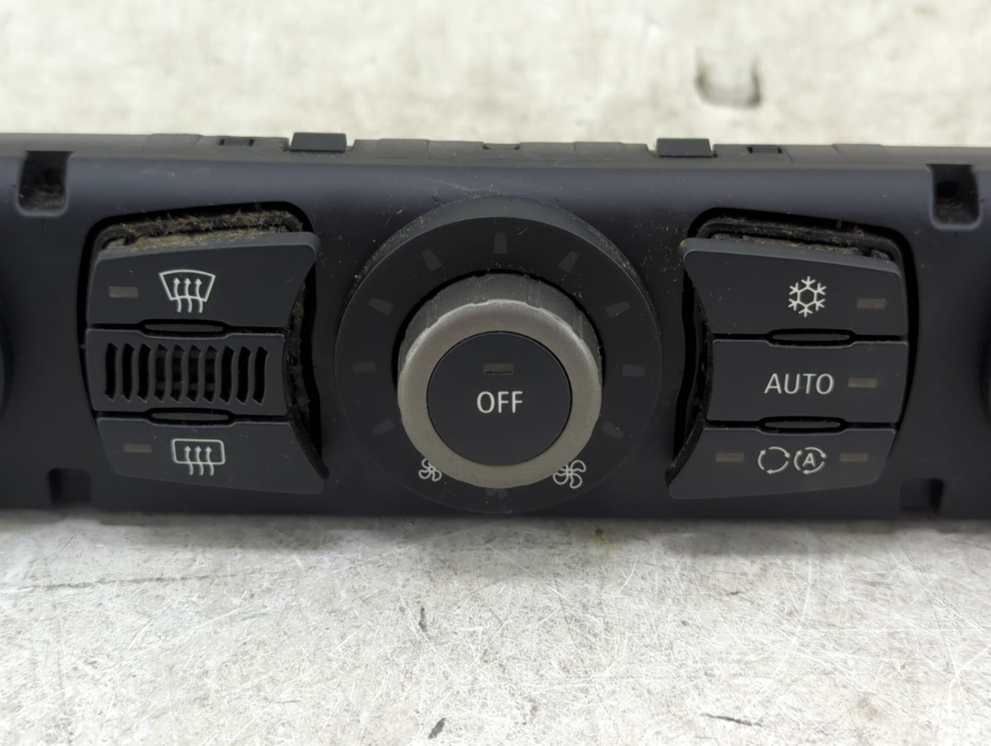 2004 Bmw 530i Climate Control Module Temperature AC/Heater Replacement P/N:6411 6942685-01 64116942685 Fits OEM Used Auto Pa
