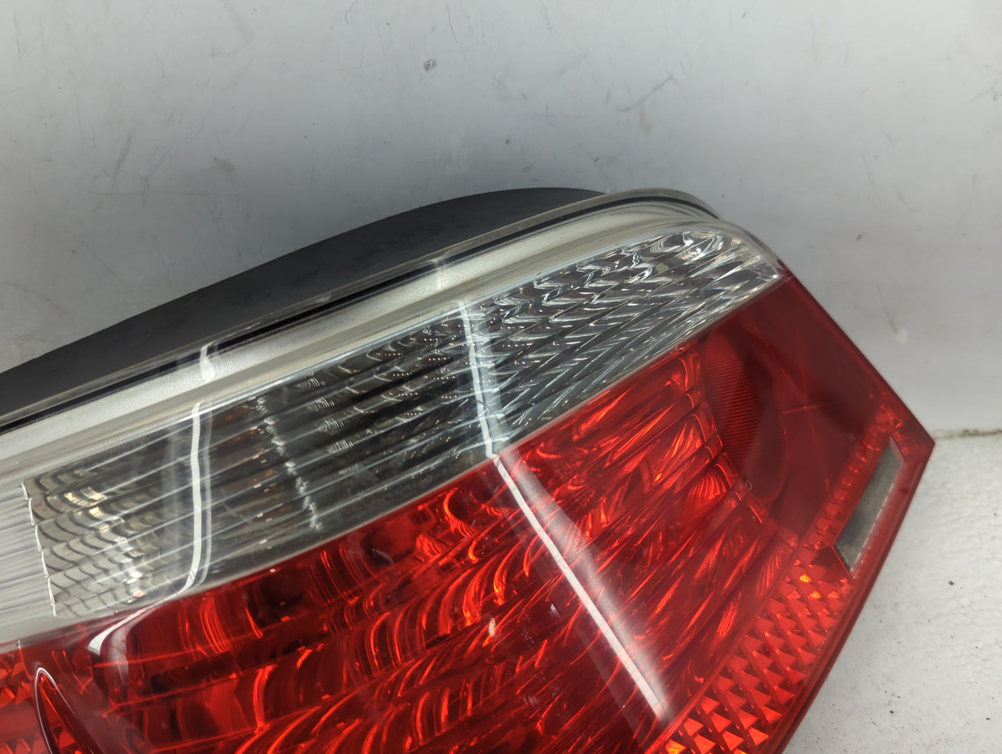 2004-2005 Bmw 545i Tail Light Assembly Passenger Right OEM P/N:6 923 305 Fits Fits 2004 2005 2006 2007 OEM Used Auto Parts -