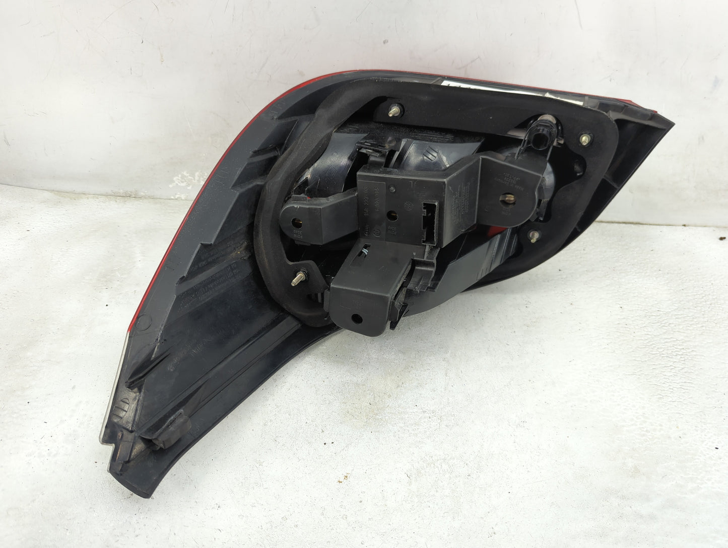 2004-2005 Bmw 545i Tail Light Assembly Passenger Right OEM P/N:6 923 305 Fits Fits 2004 2005 2006 2007 OEM Used Auto Parts -