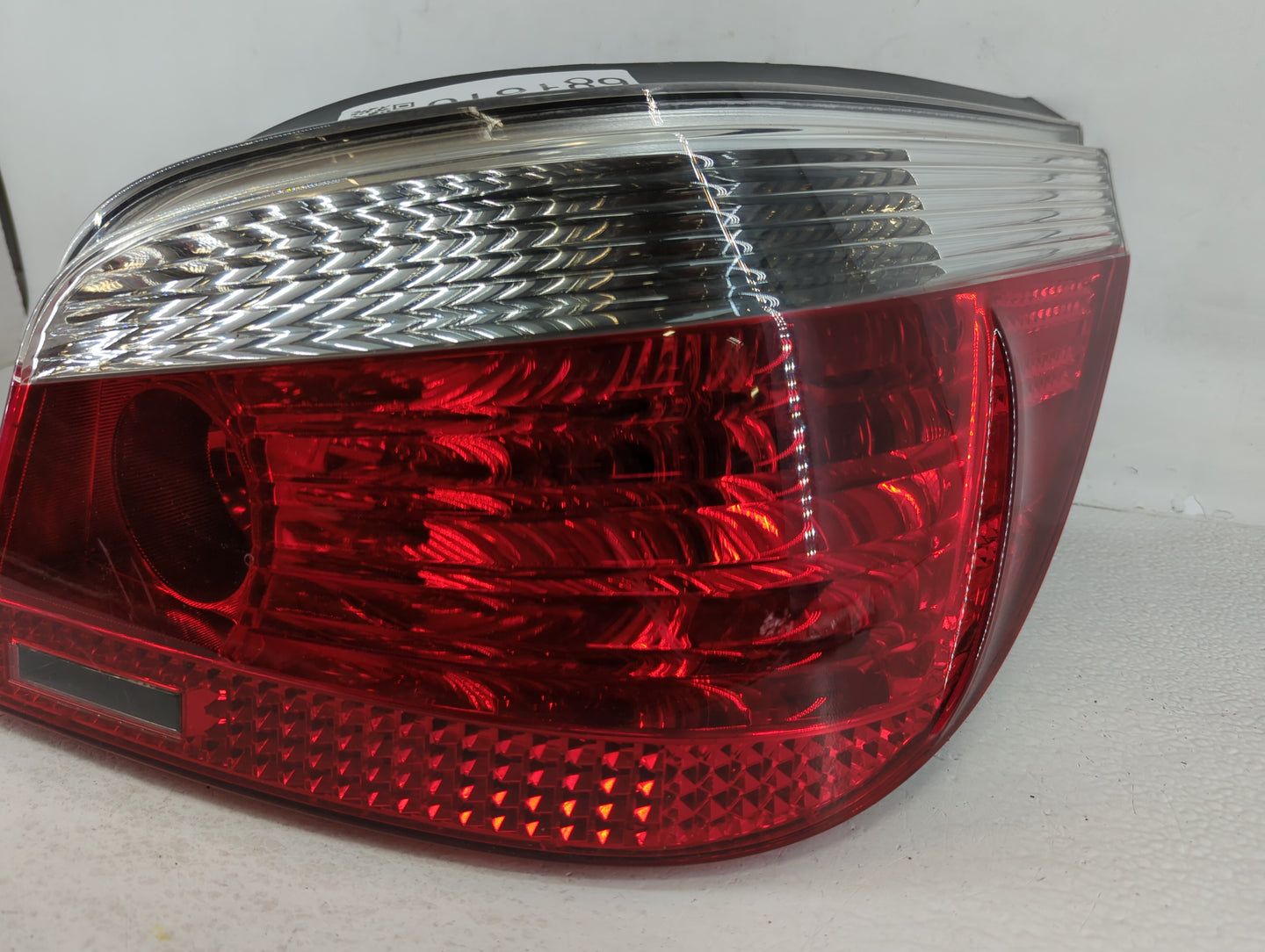 2004-2005 Bmw 545i Tail Light Assembly Passenger Right OEM P/N:6 910 798 Fits Fits 2004 2005 2006 2007 OEM Used Auto Parts -