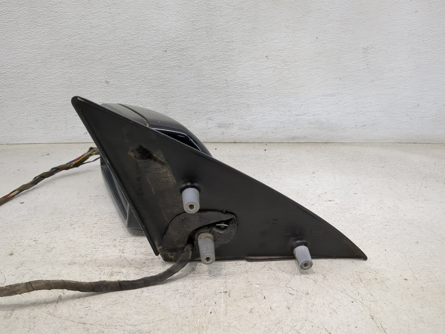 2004-2005 Bmw 645 Driver Side View Mirror - Left Door Mirror OEM Used - Oemusedautoparts1.com