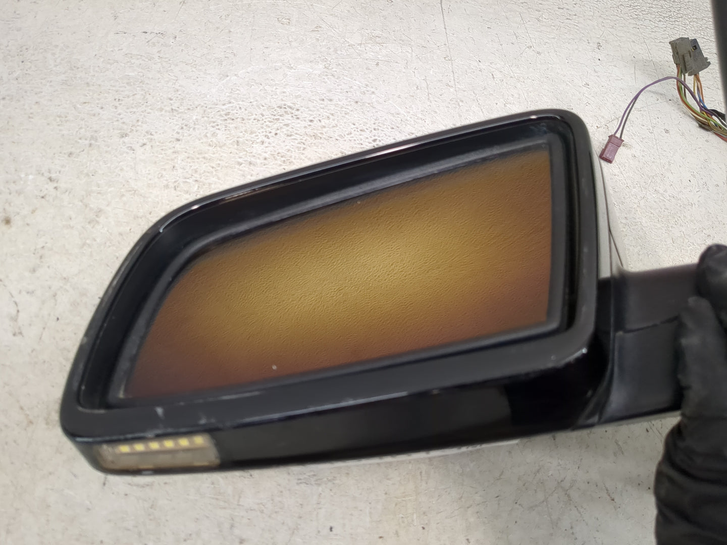 2004-2005 Bmw 645 Driver Side View Mirror - Left Door Mirror OEM Used - Oemusedautoparts1.com