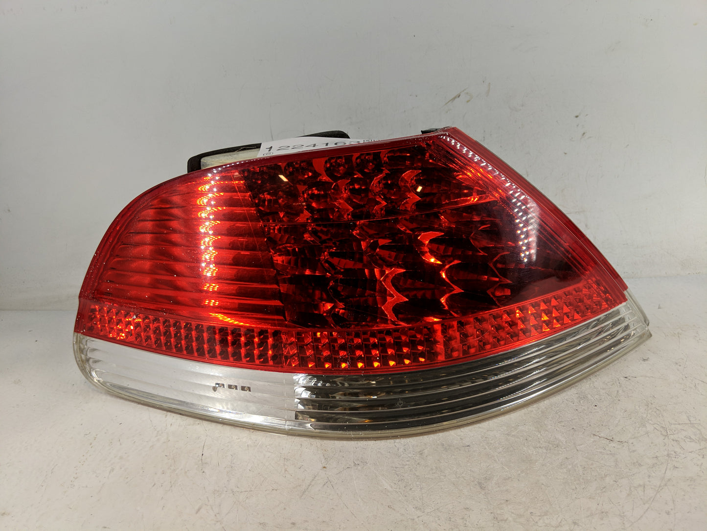 2002-2005 Bmw 745i Tail Light Assembly Driver Left OEM P/N:084133077 Fits Fits 2002 2003 2004 2005 OEM Used Auto Parts - Oem