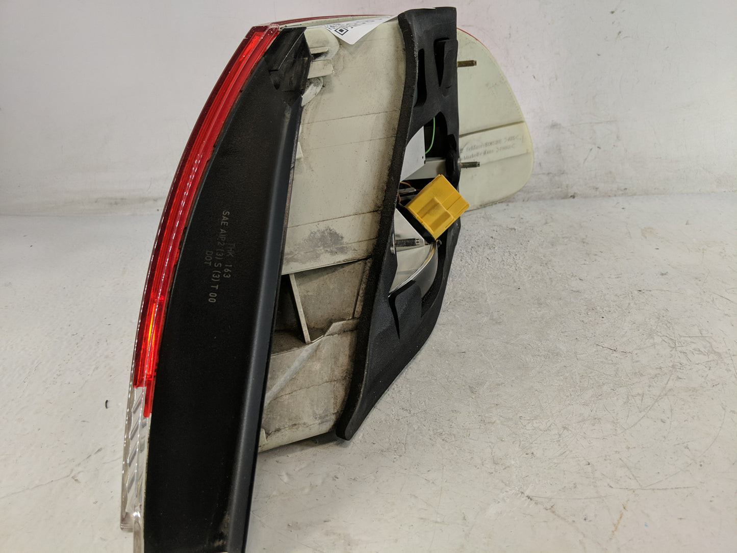 2002-2005 Bmw 745i Tail Light Assembly Driver Left OEM P/N:084133077 Fits Fits 2002 2003 2004 2005 OEM Used Auto Parts - Oem