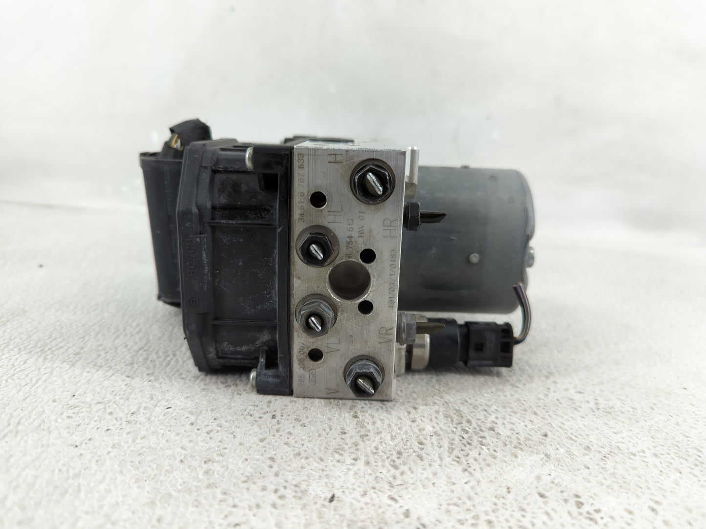 2002-2005 Bmw 745i ABS Pump Control Module Replacement P/N:6 754 512 Fits Fits 2002 2003 2004 2005 OEM Used Auto Parts - Oem