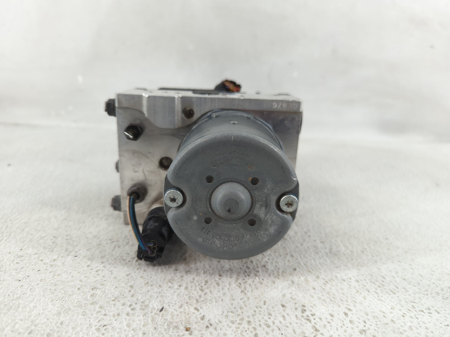 2002-2005 Bmw 745i ABS Pump Control Module Replacement P/N:6 754 512 Fits Fits 2002 2003 2004 2005 OEM Used Auto Parts - Oem