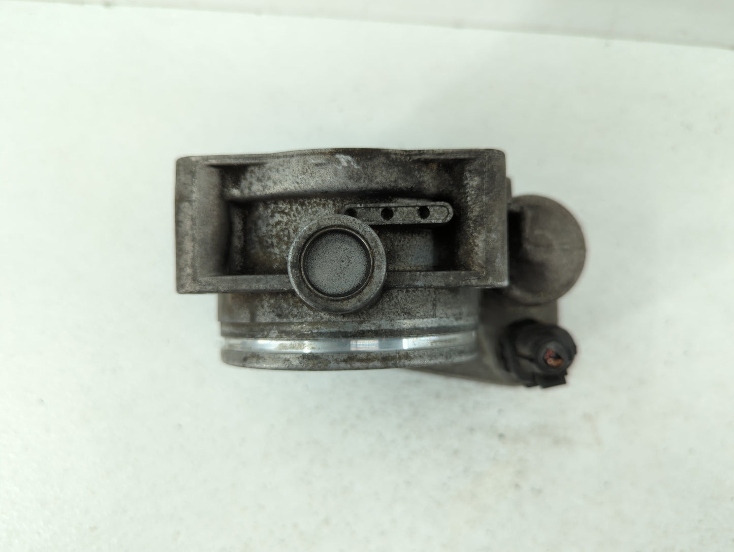 2002-2005 Bmw 745i Throttle Body P/N:7506627 Fits Fits 2002 2003 2004 2005 2006 OEM Used Auto Parts - Oemusedautoparts1.com