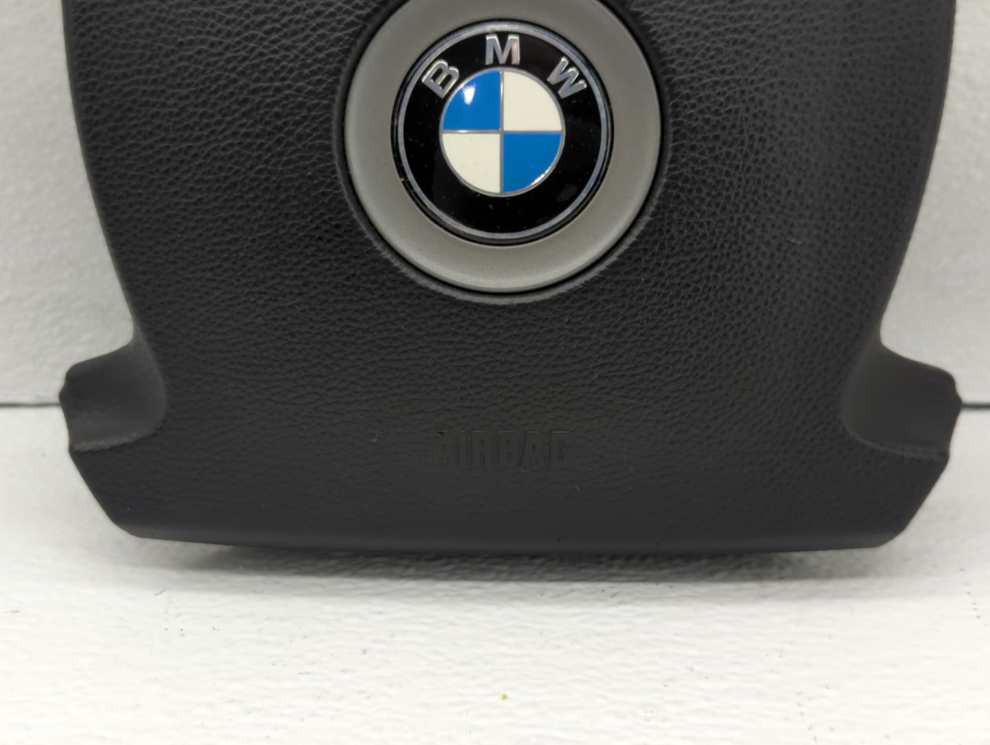 2002-2004 Bmw 745i Air Bag Driver Left Steering Wheel Mounted P/N:602 4259 00 Fits Fits 2002 2003 2004 OEM Used Auto Parts -