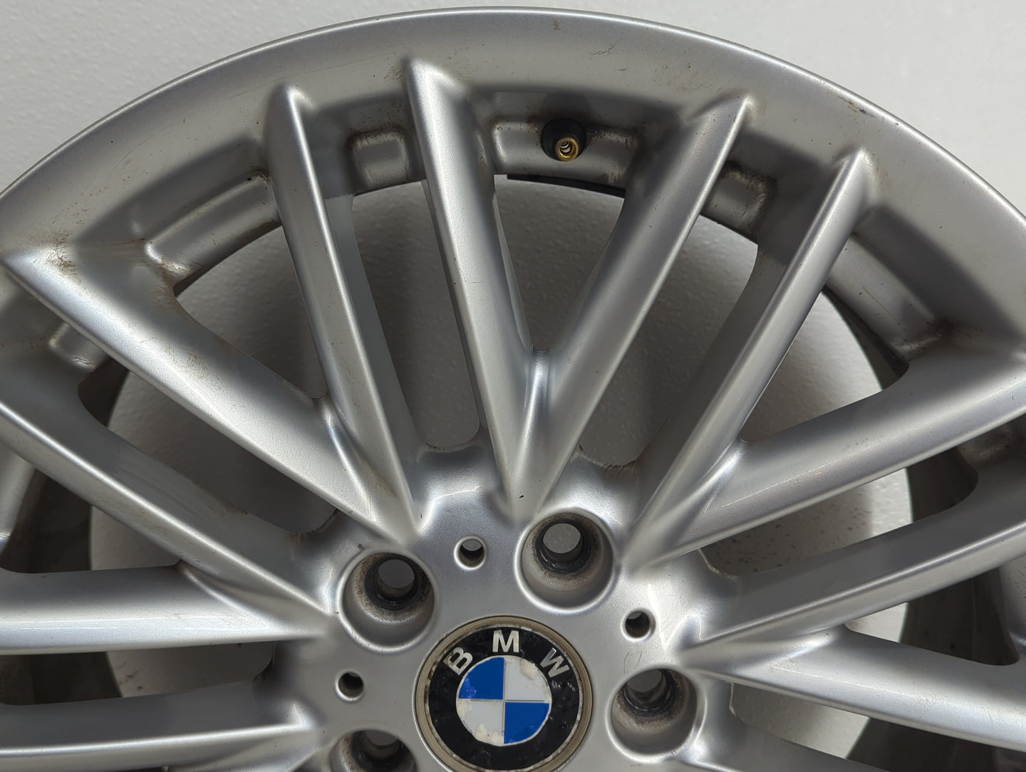 2002-2005 Bmw 745i Oem Wheel Rim 899664 - Oemusedautoparts1.com