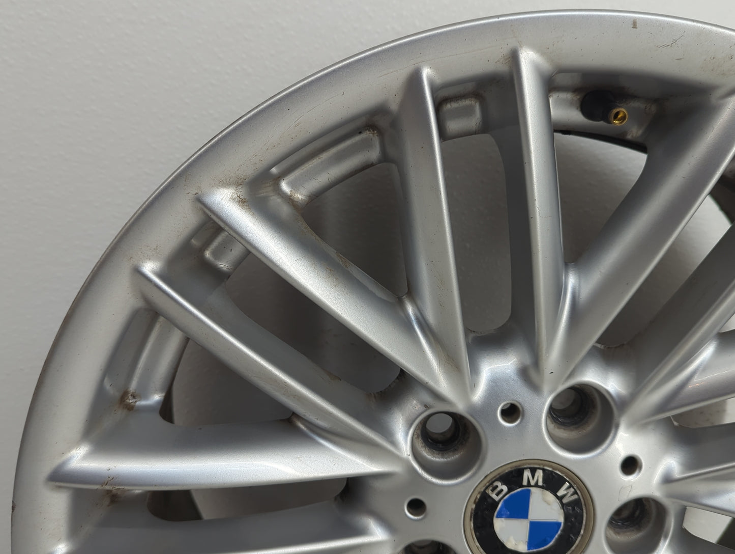 2002-2005 Bmw 745i Oem Wheel Rim 899664 - Oemusedautoparts1.com